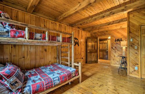 Athol Cabin with Deck and Fire Pit, 10 Mi to Lake - Foto 23