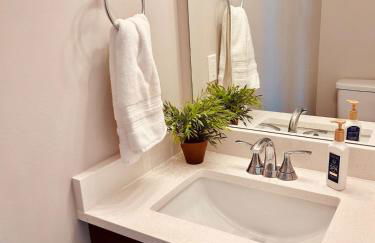 Luxury Modern KC Home Olathe Overland Park - Foto 3