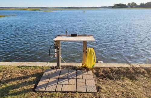 Marsh House, HOT TUB, Waterfront, KING bed, Close to Lejeune, - Foto 15