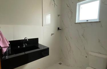 Apartamento em Poços - Varanda com Churrasqueira - Foto 9