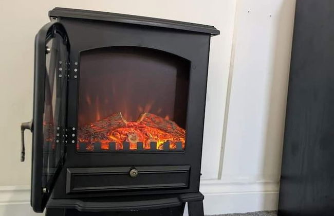 1-bed Retreat - Hot Tub, Private Garden & Bbq - Foto 7