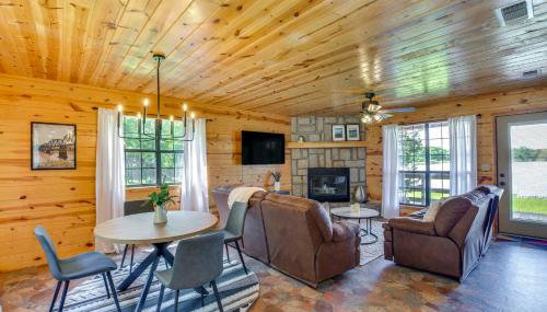 Cabin on Lake Raymond Gary with Dock, Grill and Views! - Foto 5