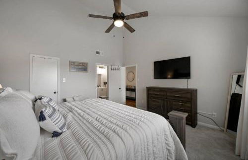 April Point Dr S - Photo 35