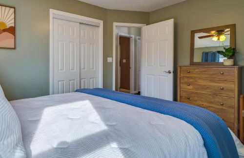 Lovely Poconos Cabin with Resort Amenities! - Foto 17