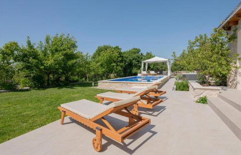 Cozy Home In Veliki Brocanac - Foto 10