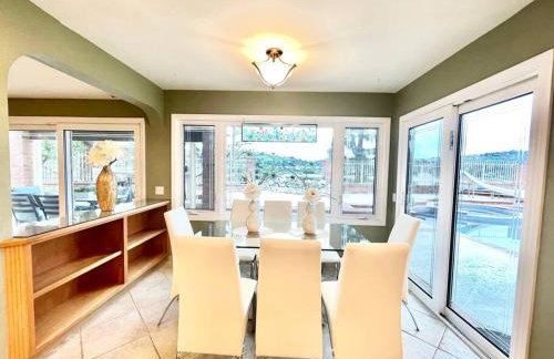 Stunning Panoramic Waterfront Pool Home Escape - Foto 37