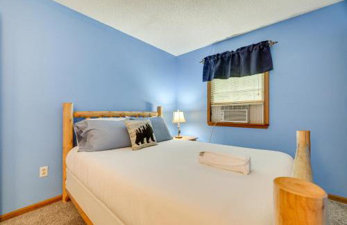 Secluded Family Cabin with Fire Pit in Lake Ariel! - Foto 16