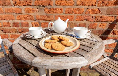 Chirk Cottage at Hill House Farm Cheshire - Photo 13