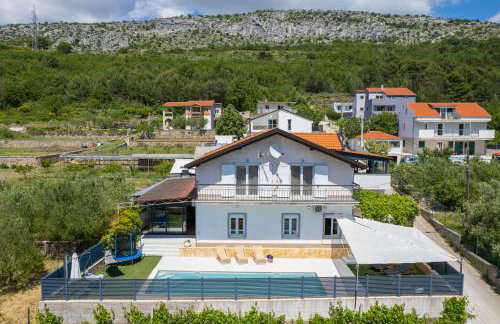 Luxury Villa Kristina with Heated Pool near Omis for 12 Guests - Foto 48