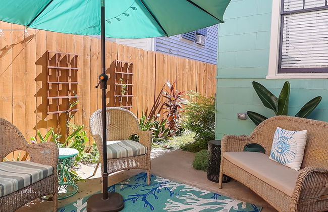 Vibrant Bungalow 2 Minutes to the Beach - Foto 6