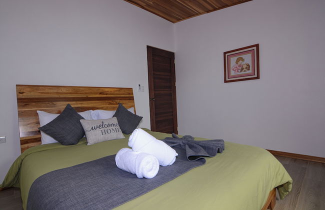 Nambi Monteverde - Foto 2