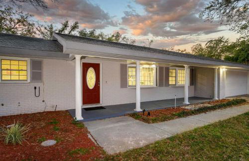 Pool and Game Room Spacious Brandon Home - Foto 30