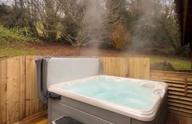 Solid Log Cabin With Private Hot Tub - Oak - Foto 7