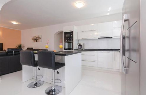 Four-Bedroom Holiday Home In Suhovare - Foto 24