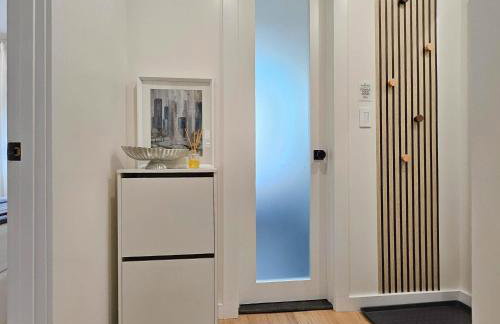 Bright Modern 2-bedroom apartment - Prime Astorioa - near subway - Foto 9