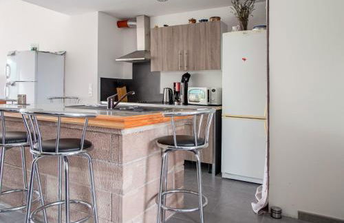 Renovated village house with enclosed garden - Foto 4