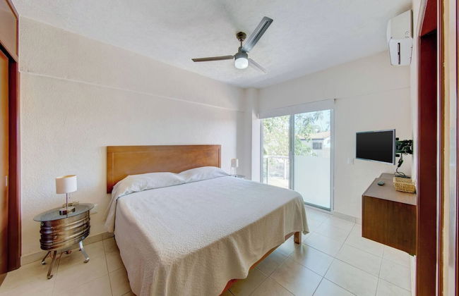 Beautiful Condo With Pool and Close to the Beach - Foto 2