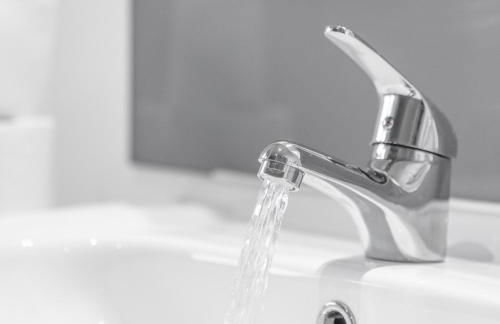 Modern Two Bed Apartment - Balcony & Parking - Netflix 8MC - Foto 27