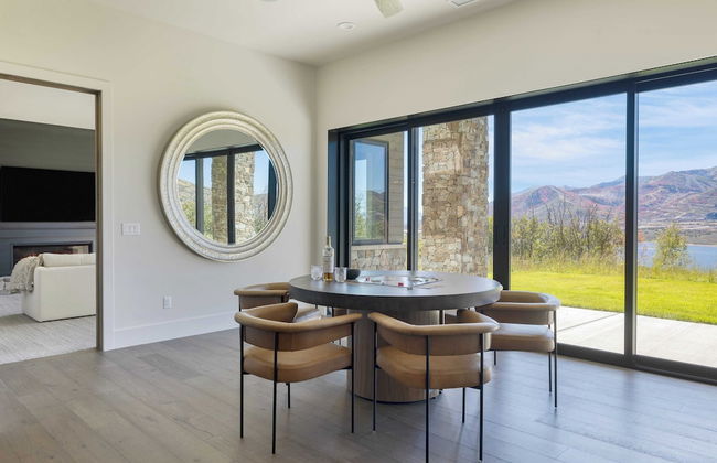 Reflection by Avantstay Sleeps 18 + Lake Views Hot Tub + Game Room - Foto 19