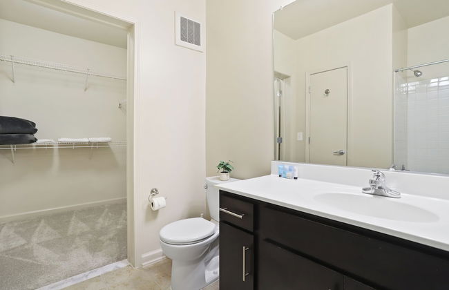 DC Charm in Crystal Apartments - Foto 79