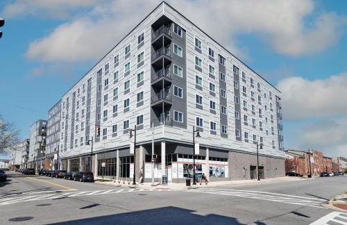 Modern Home 2BR 2BA Free Off-Street Parking & Wifi - Foto 20