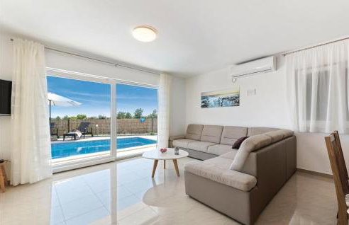 Six-Bedroom Holiday Home In Rogoznica - Foto 17