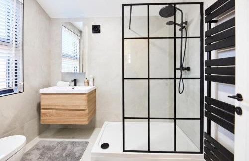 Aura - Elegant Retreat in Prime Leeds Location! - Foto 57