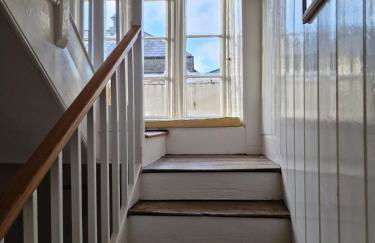 Whitstone getaway - Photo 6