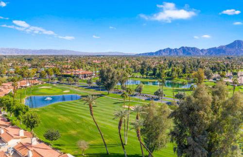 Spectacular condo with private golf privileges includes golf cart on Monterey Country Club !! - Foto 45