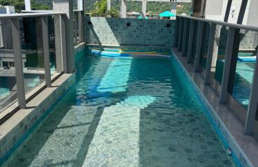 Apto com piscina aquecida perto do mar - Foto 11