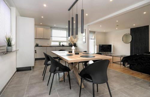 LIGHTPLACE • Große Unterkunft • 3 Schlafzimmer • Boxspring • Smart TV • Biergarten • Restaurant - Foto 1