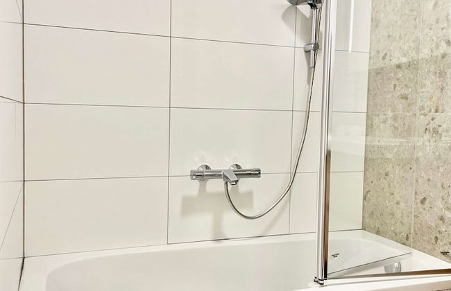 Luxury 2BR 2BA Near Fashion District by Oneluxstay - Foto 74