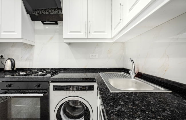 House w Garden 10 min to City s in Beyoglu - Photo 13