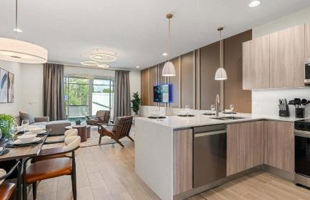 Upstay Pristine 3BR Home with Private Pool & BBQ - Foto 13