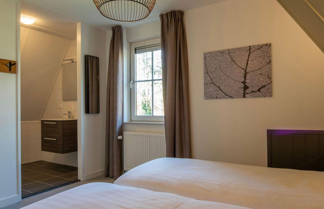 Restyled House With Three Bathrooms, Breda at 10km - Photo 3