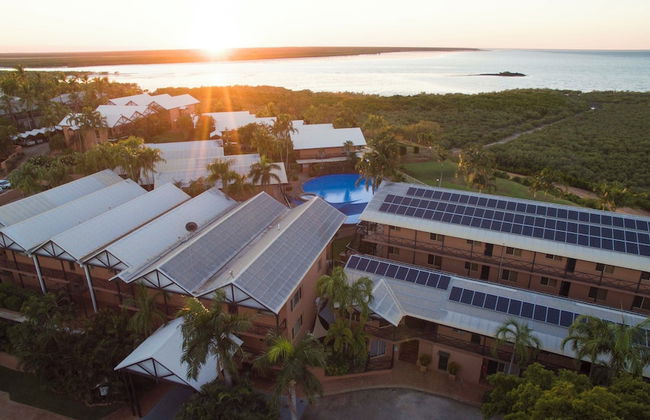 Moonlight Bay Suites - Photo 60