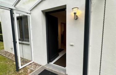 Unterkunft bei Lübeck - Zentral an der A1 - Parkplatz - Terrasse - Foto 10