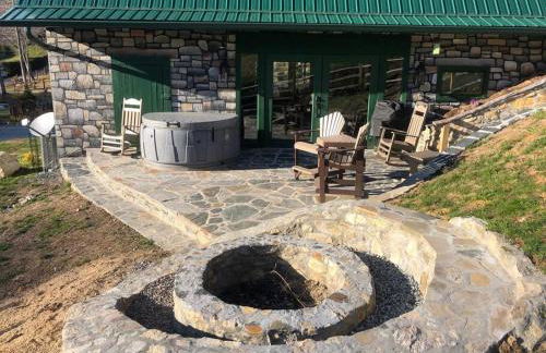 Fairytale: Hot Tub & Trout Stream & Petting Zoo? - Foto 5