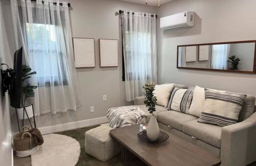 ADA Friendly and AC Little House on the Ferry - Foto 9