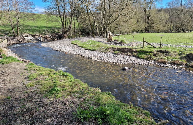 Shropshire - Riverside - Cabin - Sleeps 2 - Hottub - Foto 20