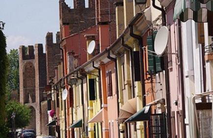 The History Apartment - Photo 11