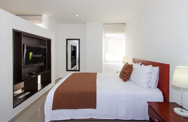 122 Plaza Apartahotel - Photo 11