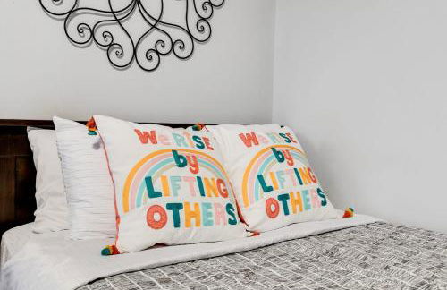 E2 Centrally located in Carytown fully fenced - Foto 9