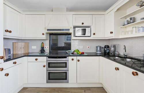 Sovereign House - Close to harbour with parking - Foto 24