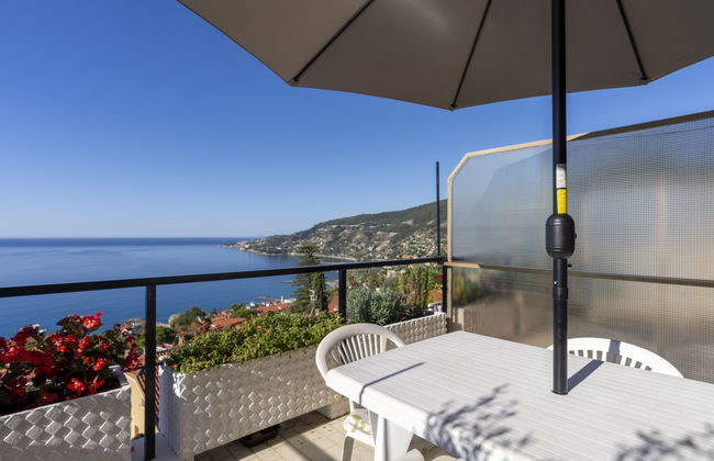 2 bedroom Apartment in Ospedaletti with swimming pool and terrace - Photo 1