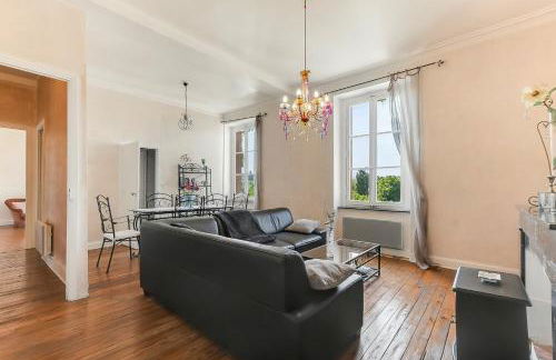 Les Bellevue Cité "3 Apartments, 1 with Garden & Private Parking, Aircon, WiFi, Free Public Car Park, 1 km from Cité" - Foto 17