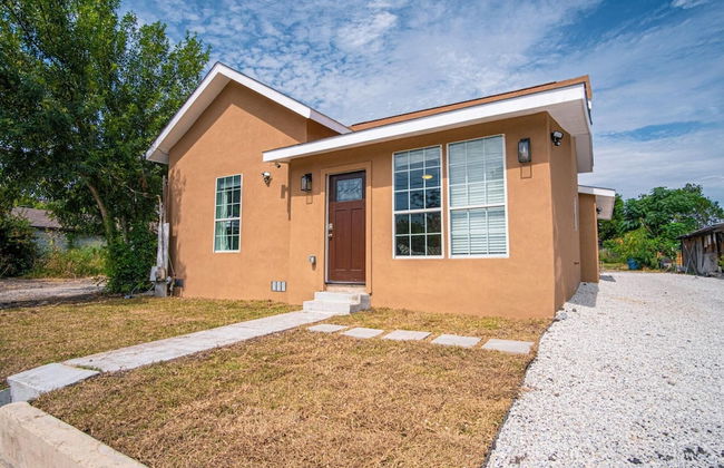 Charming 3BR 2BA Gem Close to Downtown Riverwalk - Foto 3