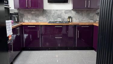 Modern Newly Renovated 3 Story House in Ebbw Vale - Foto 4, stove