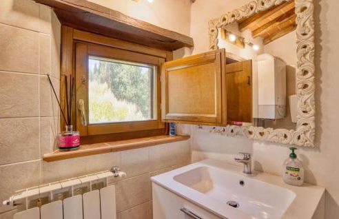 8 Bedroom Awesome Home In Arezzo - Foto 34