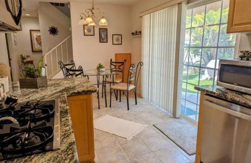 5 Minutes to South Bay Beaches! Private 2 bedroom 2 bath 2 level home with patio Excellent value! - Foto 50